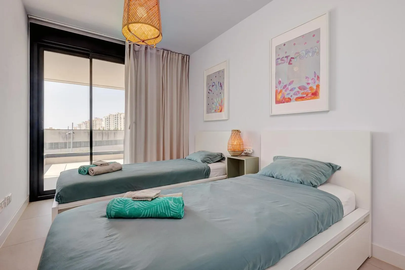 Estepona Place - Spacious Family City Apartment Spain