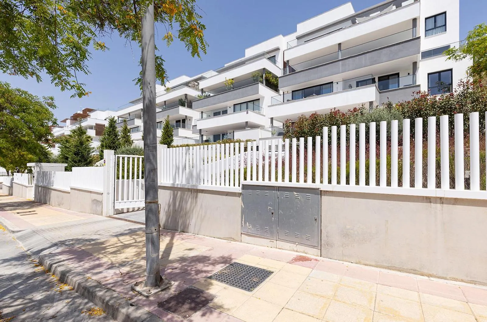 Estepona Place - Spacious Family City Apartment