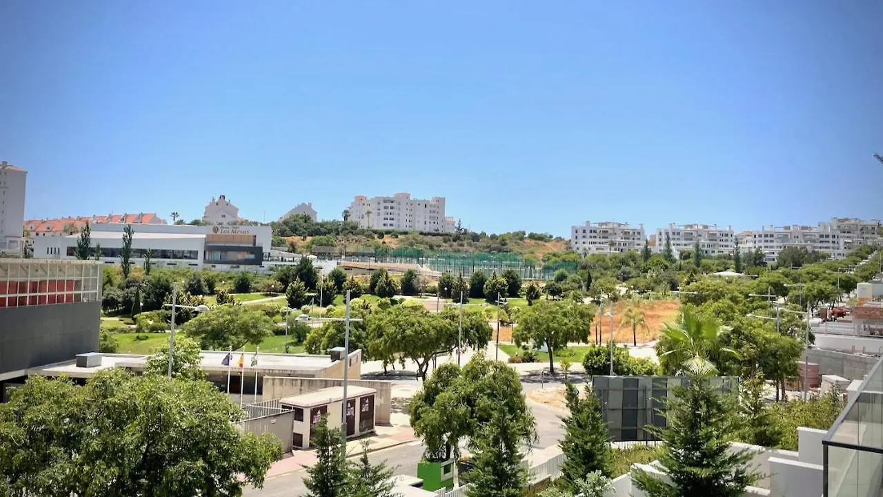 Estepona Place - Spacious Family City Apartment